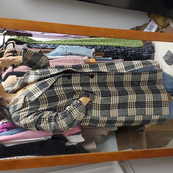 Spring Coat - Picture 2 of 4